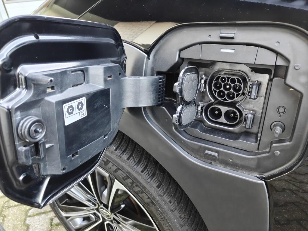 Toyota bZ4X Premium 71 kWh | SOH 98.7% | NL Auto | 3 Fase | 360 camera | Full Options | Stoelventilatie - Image 40