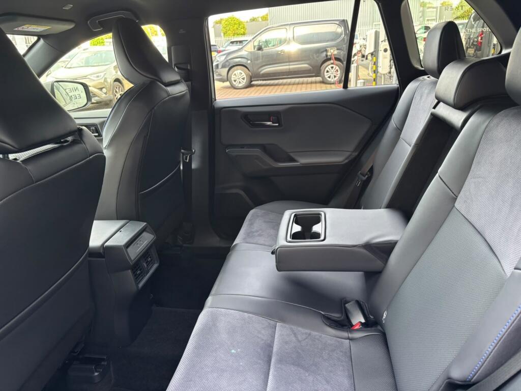 Toyota RAV4 2.5 HEV 200 AWD-i First Edition | NIEUW TYPE! | 2000KG trekgewicht - Image 33