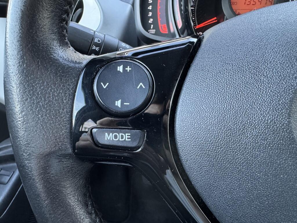 Toyota Aygo 1.0 VVT-i x-joy | Apple Carplay/Android Auto | Clima | LM - Image 18