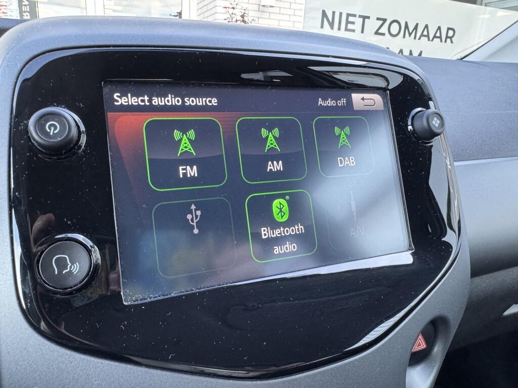 Toyota Aygo 1.0 VVT-i x-joy | Apple Carplay/Android Auto | Clima | LM - Image 24