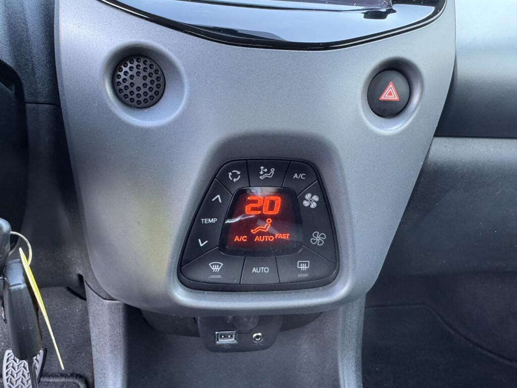 Toyota Aygo 1.0 VVT-i x-joy | Apple Carplay/Android Auto | Clima | LM - Image 26