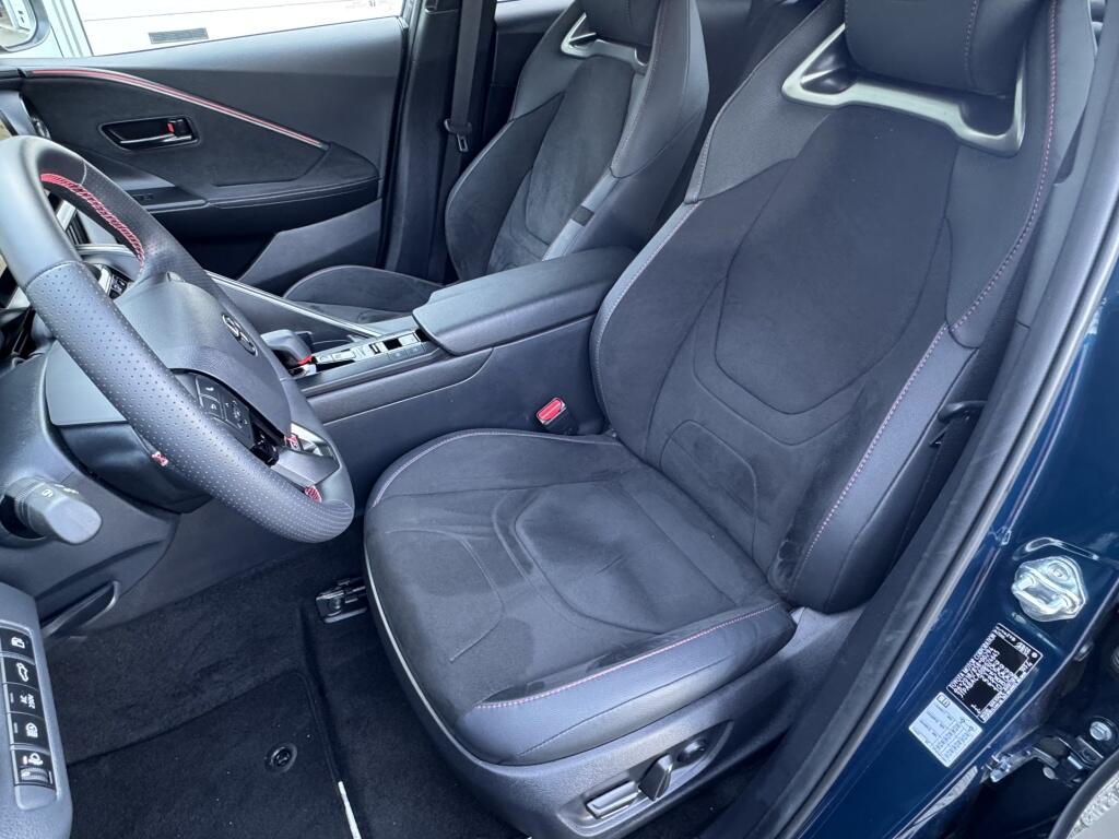 Toyota C-HR 2.0 PHEV 220 GR Sport Bi-Tone | Memory Seat | JBL | Stuurwielverw. | 19 Inch| Elektrische achterklep - Image 15
