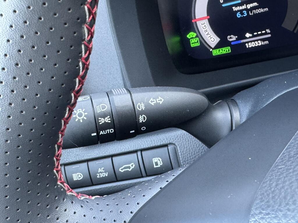 Toyota C-HR 2.0 PHEV 220 GR Sport Bi-Tone | Memory Seat | JBL | Stuurwielverw. | 19 Inch| Elektrische achterklep - Image 20