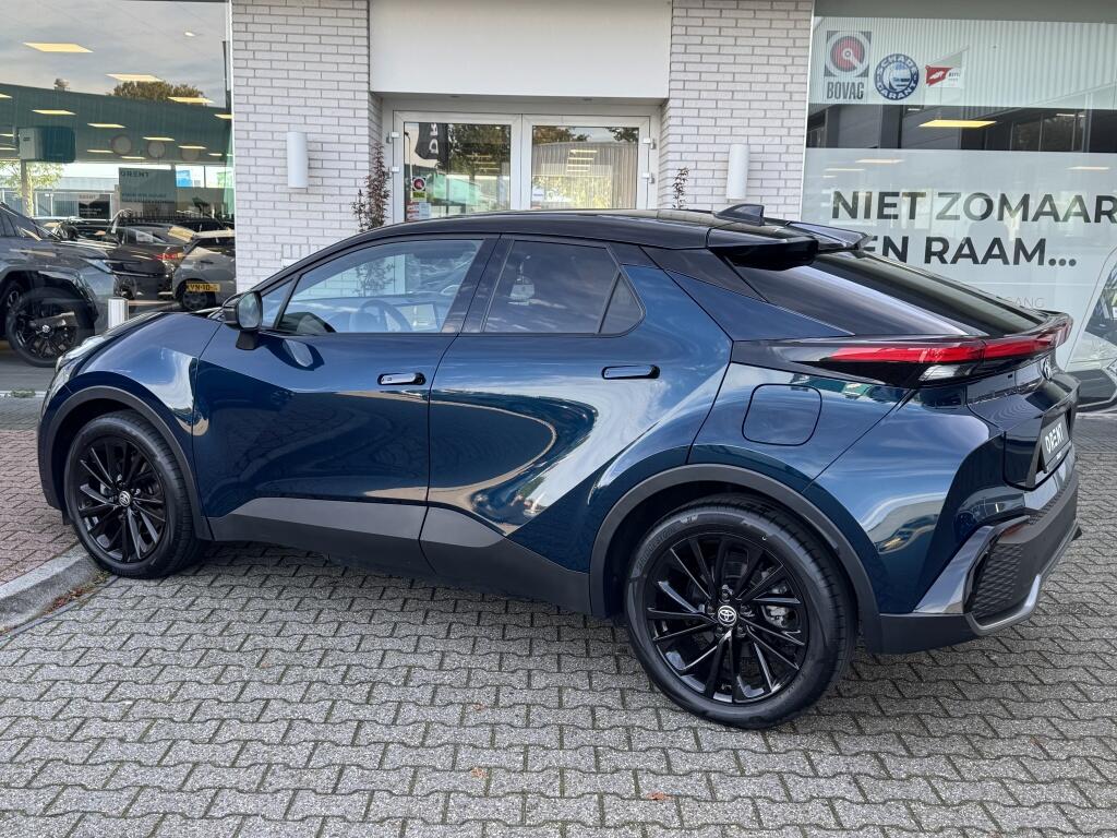 Toyota C-HR 2.0 PHEV 220 GR Sport Bi-Tone | Memory Seat | JBL | Stuurwielverw. | 19 Inch| Elektrische achterklep - Image 3