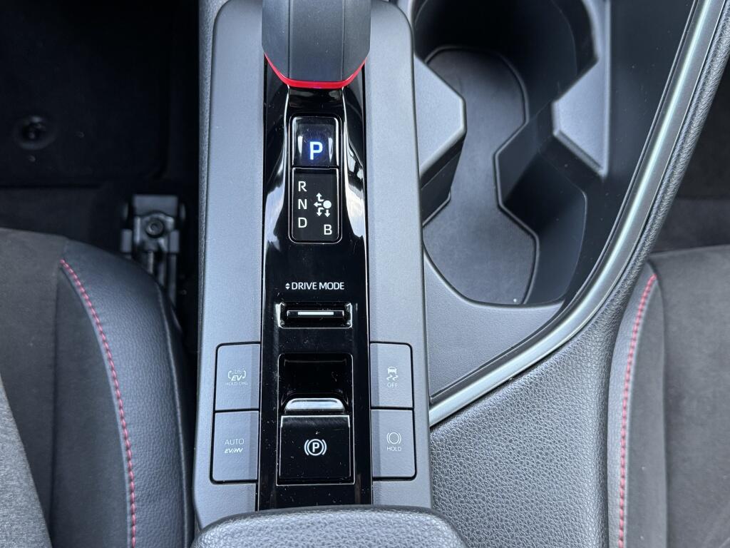 Toyota C-HR 2.0 PHEV 220 GR Sport Bi-Tone | Memory Seat | JBL | Stuurwielverw. | 19 Inch| Elektrische achterklep - Image 31