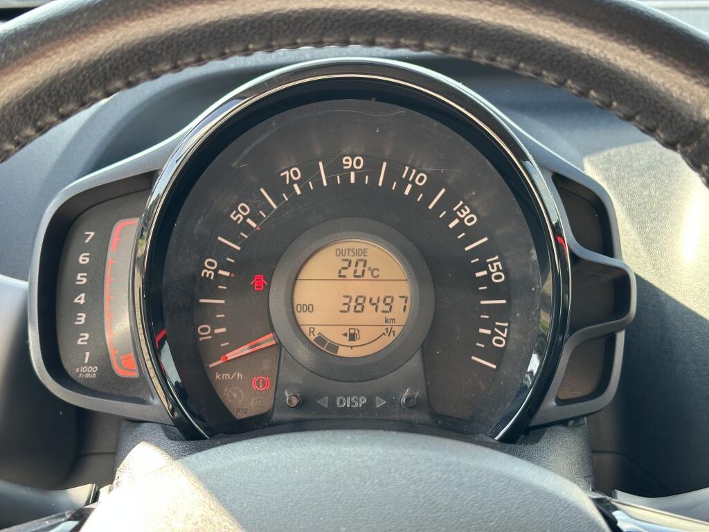 Toyota Aygo 1.0 VVT-i x-play | Airco | Camera | Lichtmetaal - Image 11