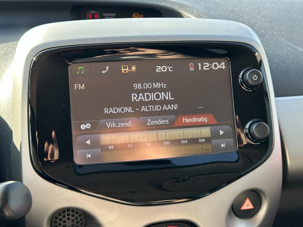 Toyota Aygo 1.0 VVT-i x-play | Airco | Camera | Lichtmetaal - Image 16