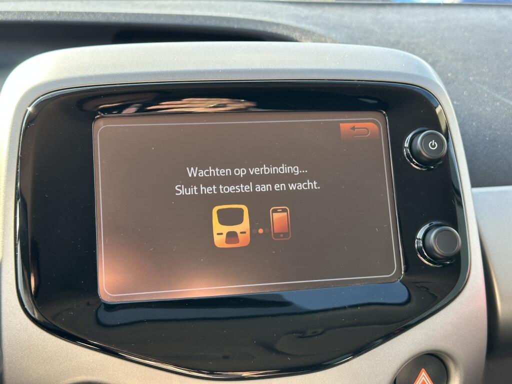 Toyota Aygo 1.0 VVT-i x-play | Airco | Camera | Lichtmetaal - Image 17