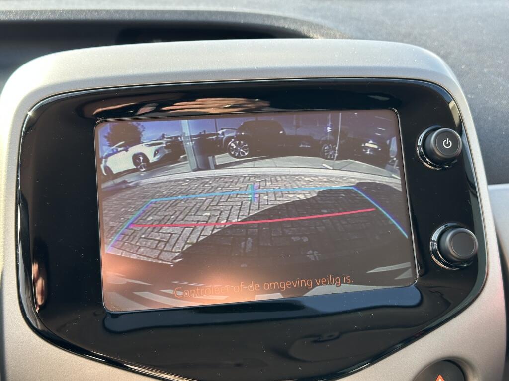 Toyota Aygo 1.0 VVT-i x-play | Airco | Camera | Lichtmetaal - Image 18