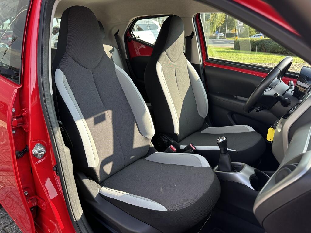 Toyota Aygo 1.0 VVT-i x-play | Airco | Camera | Lichtmetaal - Image 24