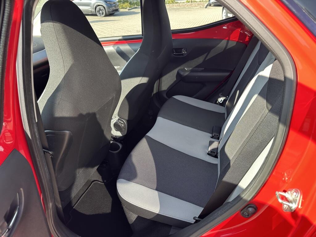 Toyota Aygo 1.0 VVT-i x-play | Airco | Camera | Lichtmetaal - Image 25