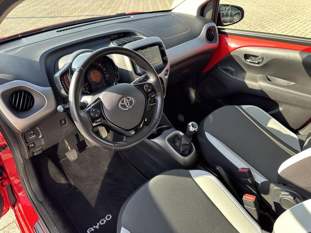 Toyota Aygo 1.0 VVT-i x-play | Airco | Camera | Lichtmetaal - Image 9