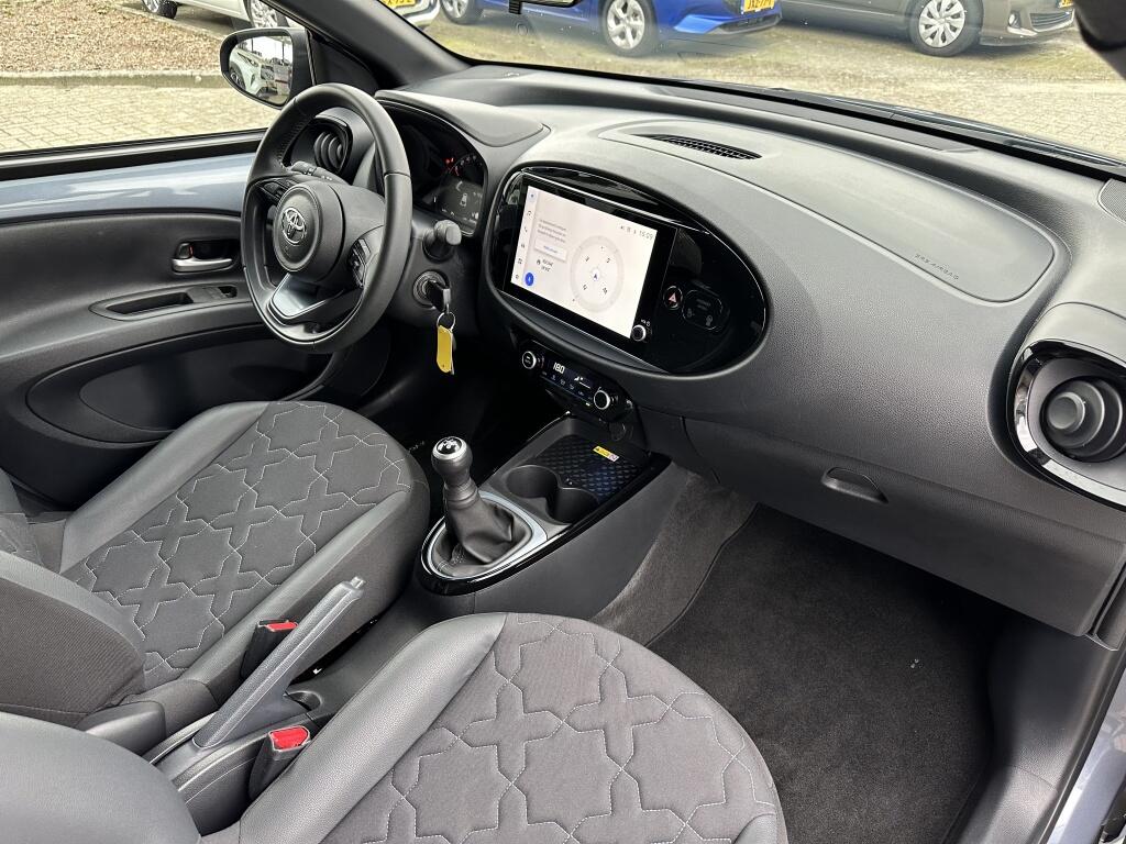 Toyota Aygo X 1.0 VVT-i MT Envy | PDC | NL Auto | CarPlay - Image 10