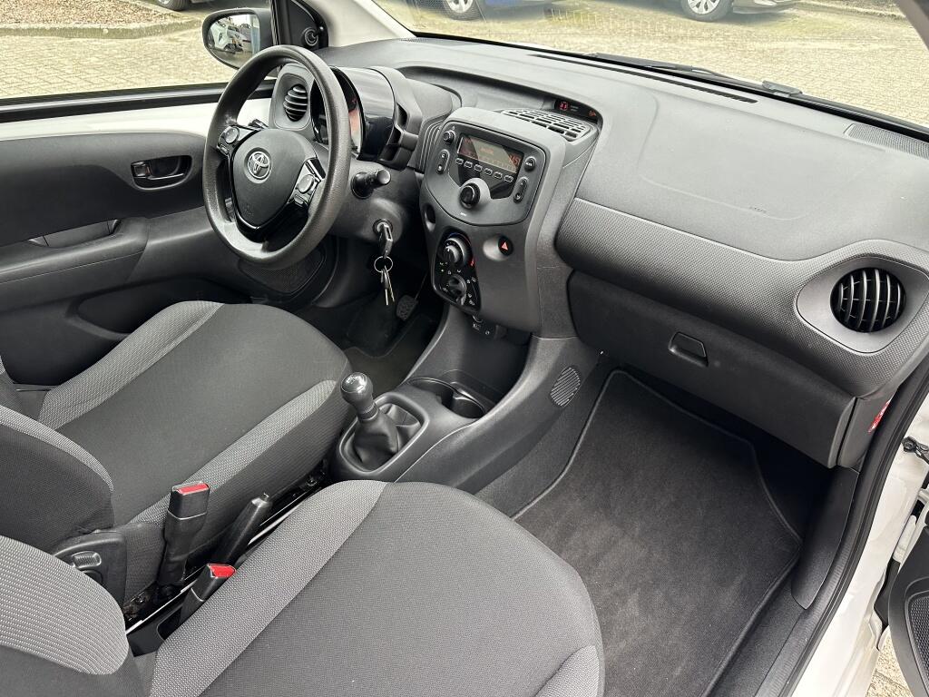 Toyota Aygo 1.0 VVT-i x-fun | Airco | Bluetooth - Image 10