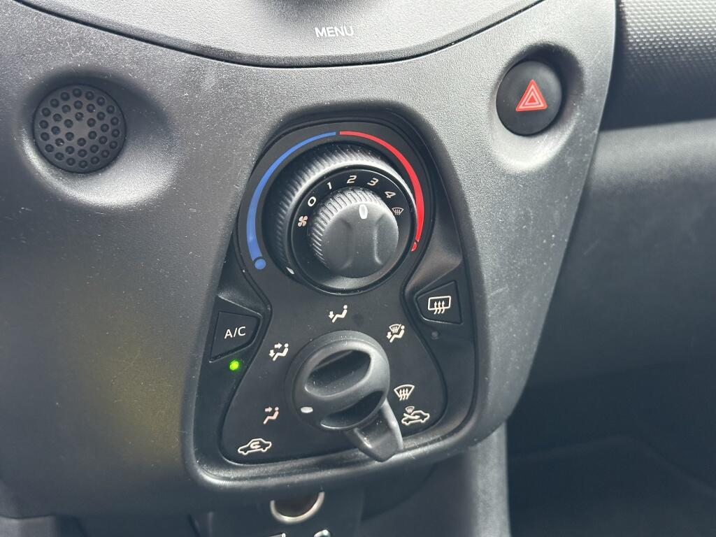 Toyota Aygo 1.0 VVT-i x-fun | Airco | Bluetooth - Image 15