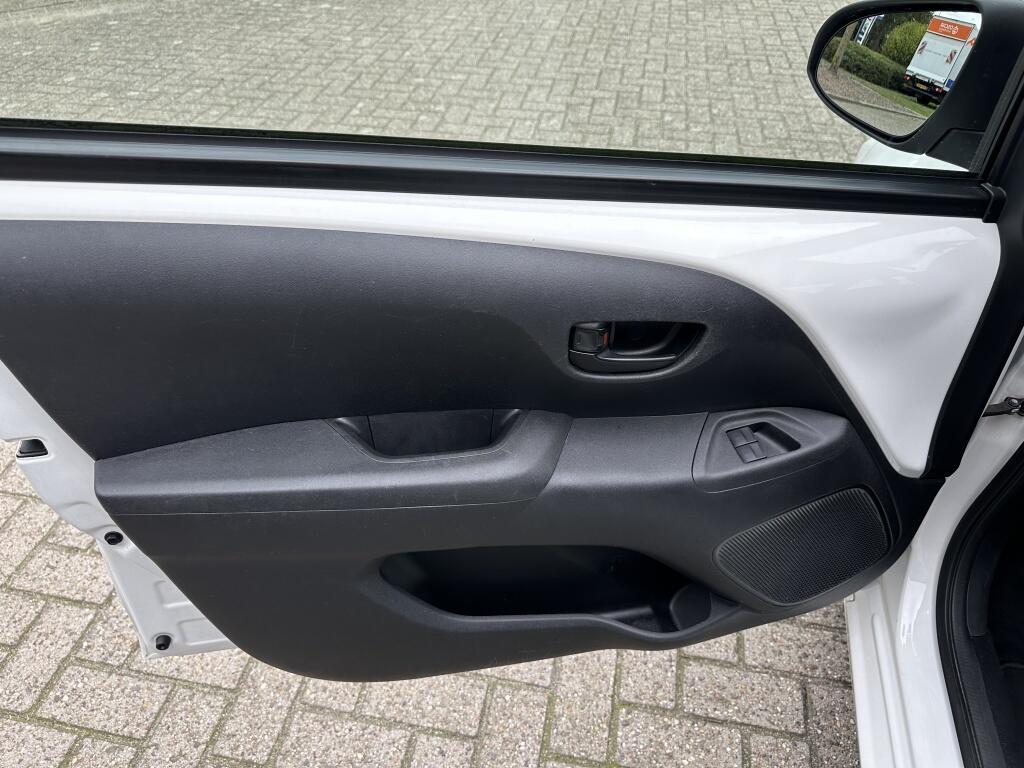 Toyota Aygo 1.0 VVT-i x-fun | Airco | Bluetooth - Image 17