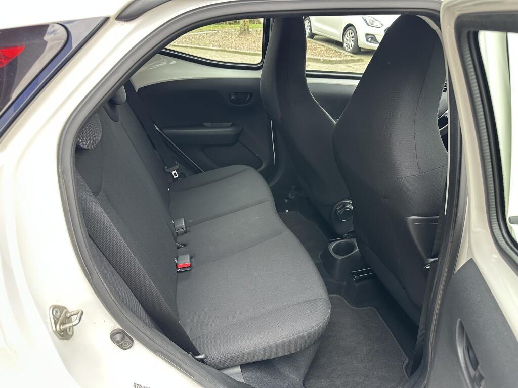 Toyota Aygo 1.0 VVT-i x-fun | Airco | Bluetooth - Image 23