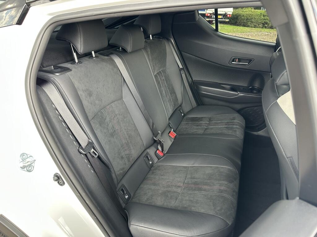 Toyota C-HR 2.0 Hybrid GR-Sport | Premium Pack | JBL | Navi | Sensoren v/a | - Image 31