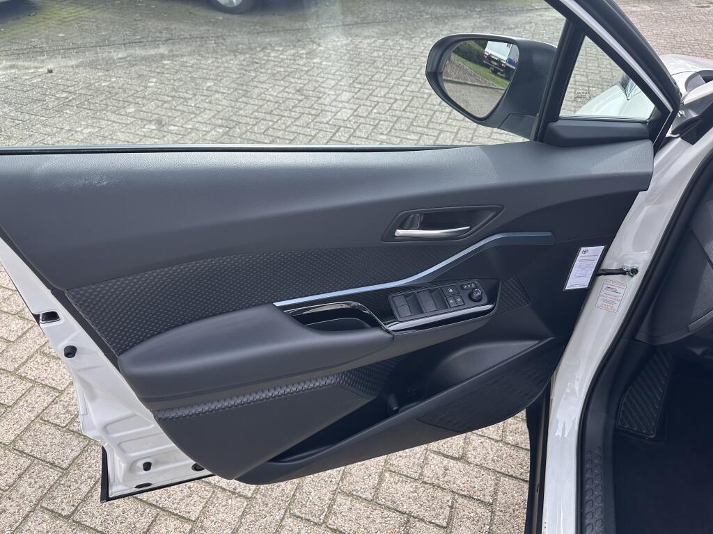 Toyota C-HR 1.8 Hybrid Style | Trekhaak | JBL | Blind Spot - Image 23