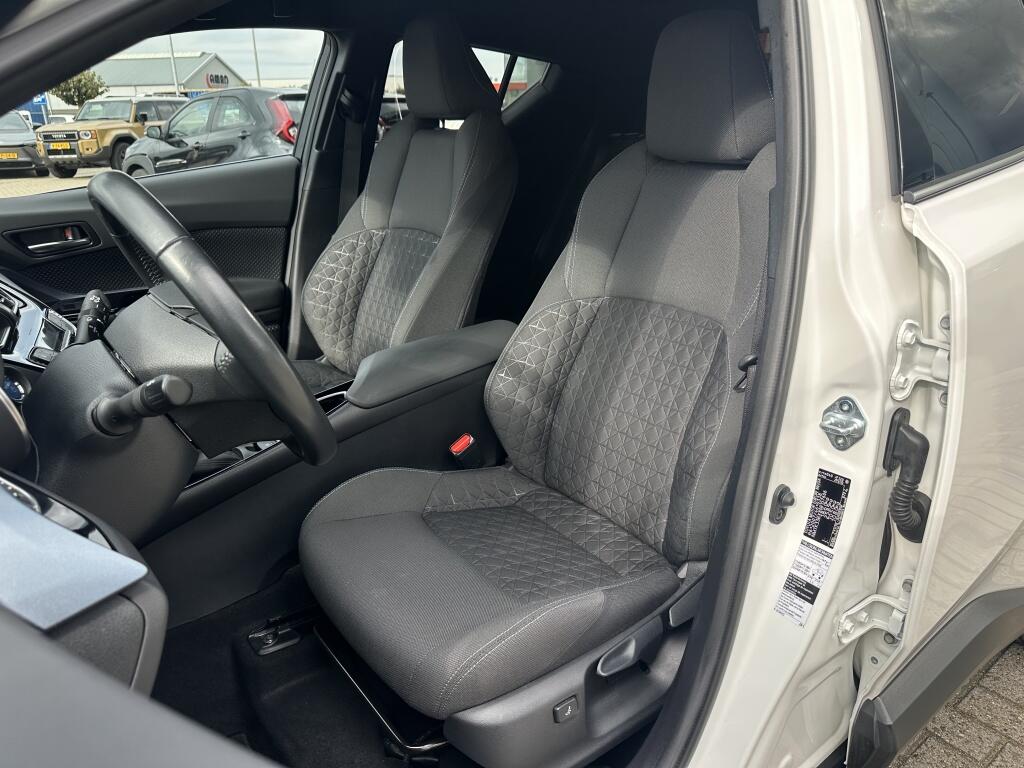Toyota C-HR 1.8 Hybrid Style | Trekhaak | JBL | Blind Spot - Image 26