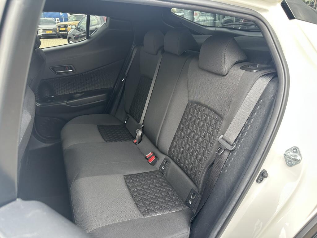Toyota C-HR 1.8 Hybrid Style | Trekhaak | JBL | Blind Spot - Image 29