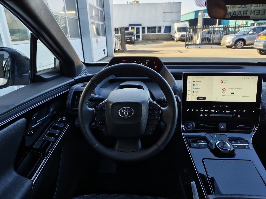 Toyota bZ4X Dynamic 71 kWh | SOH 98,1% | Sensoren v/a | 360 Camera | El. Achterklep - Image 8