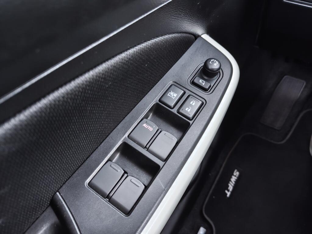 Suzuki Swift 1.2 Stijl | Keyless Start/Entry | Android Auto | Navi | Stoelverwarming - Image 24