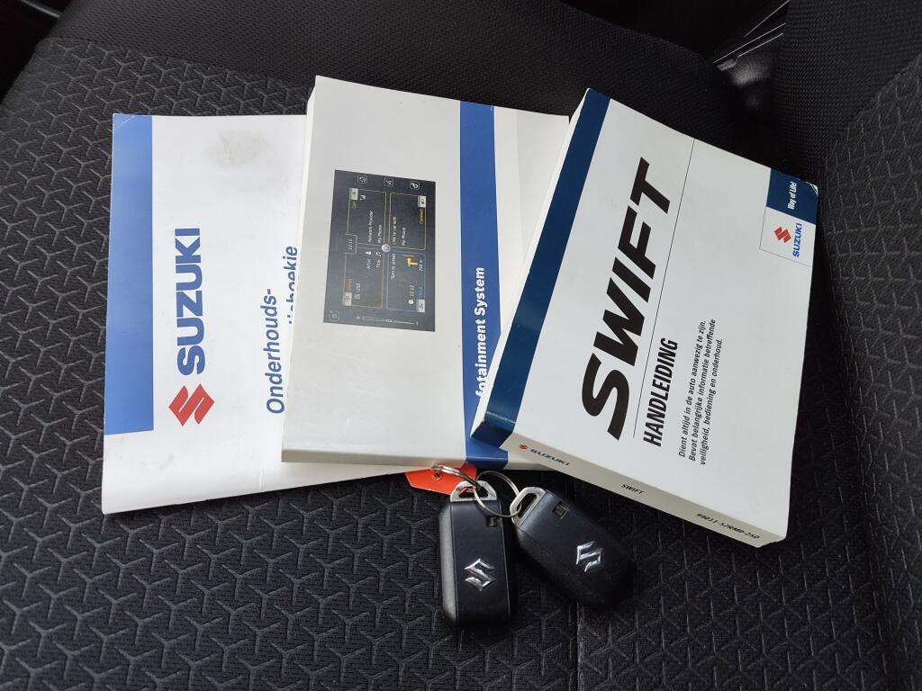 Suzuki Swift 1.2 Stijl | Keyless Start/Entry | Android Auto | Navi | Stoelverwarming - Image 40