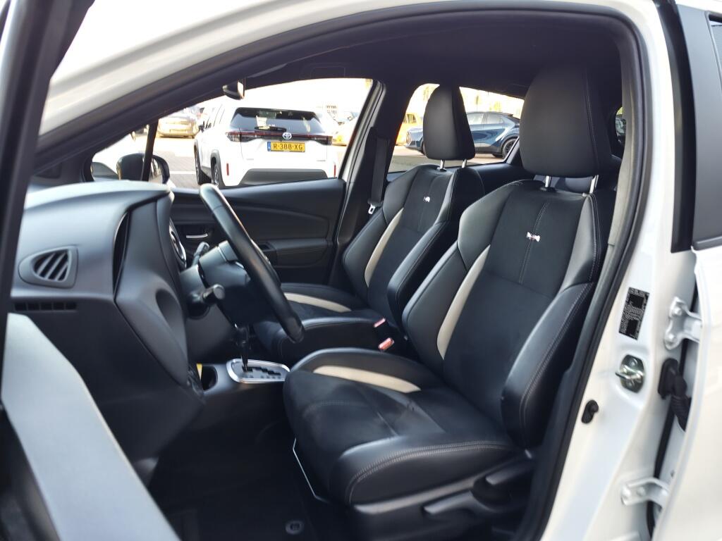 Toyota Yaris 1.5 Hybrid GR-Sport | Android Auto | Stoelverwarming | Keyless Entry - Image 28