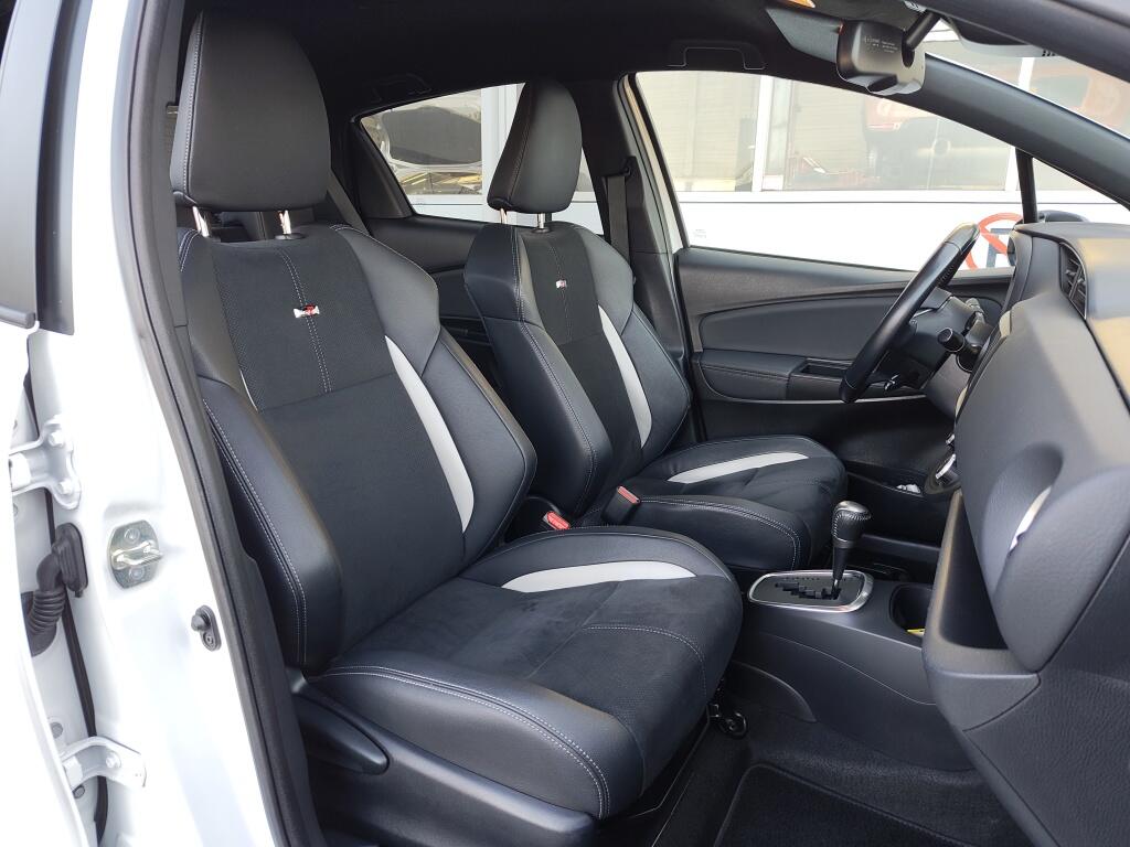 Toyota Yaris 1.5 Hybrid GR-Sport | Android Auto | Stoelverwarming | Keyless Entry - Image 30