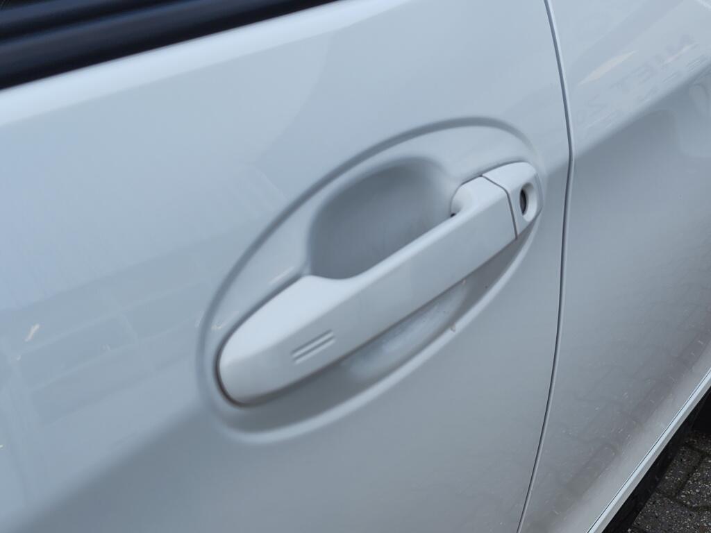 Toyota Yaris 1.5 Hybrid GR-Sport | Android Auto | Stoelverwarming | Keyless Entry - Image 38