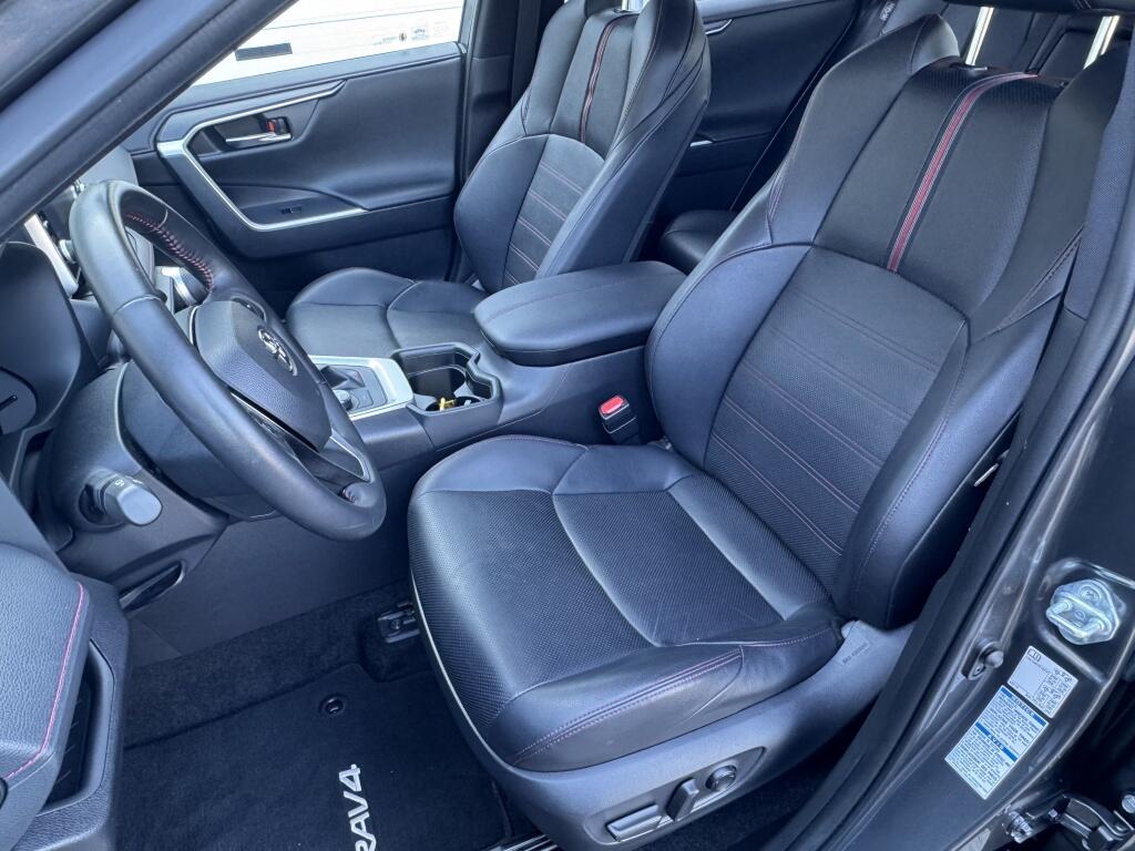 Toyota RAV4 2.5 Plug-in Hybrid Bi-Tone Plus | JBL | HUD | Leder | 360 Cam | Navi | - Image 17