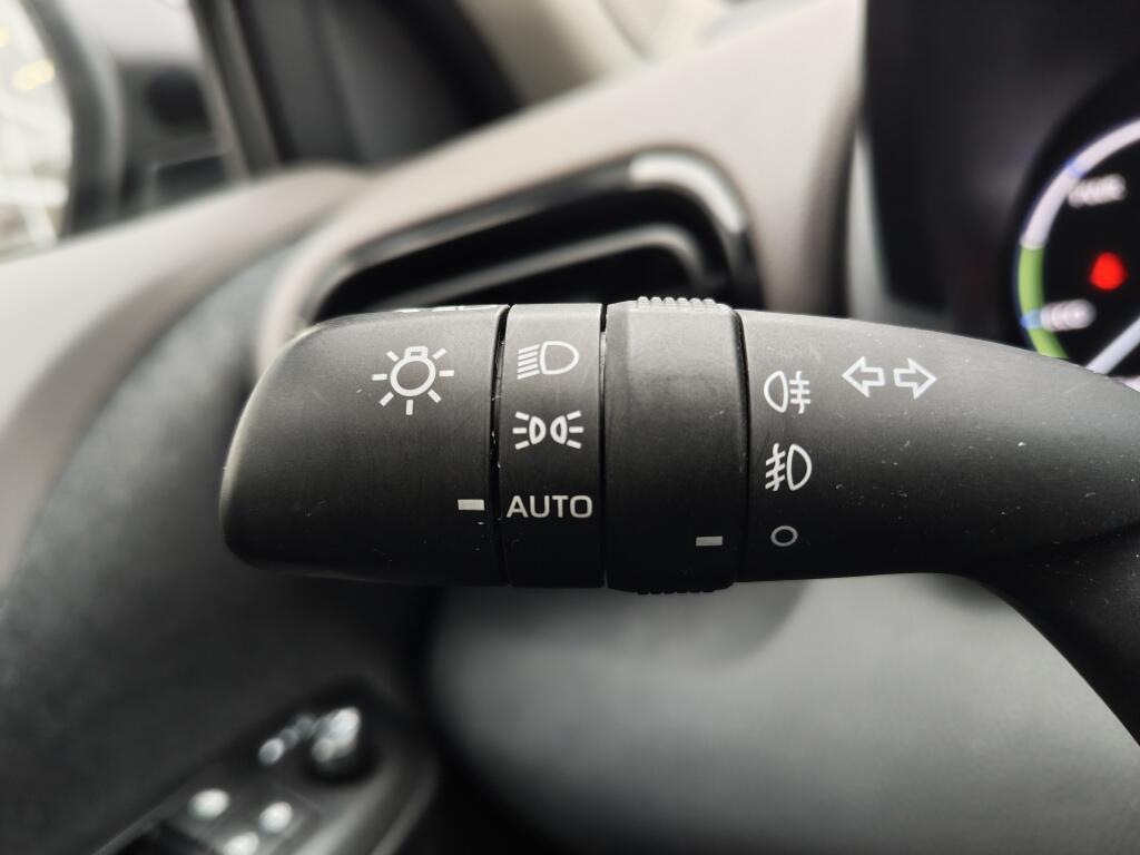 Toyota Yaris Cross 1.5 Hybrid Executive | Trekhaak | Pano | Sensoren v/a | Stoelverwarming | Keyless Entry - Image 13