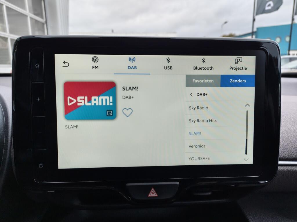 Toyota Yaris Cross 1.5 Hybrid Executive | Trekhaak | Pano | Sensoren v/a | Stoelverwarming | Keyless Entry - Image 17