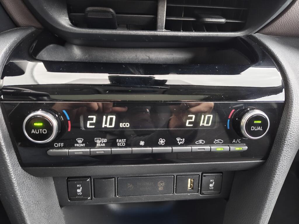 Toyota Yaris Cross 1.5 Hybrid Executive | Trekhaak | Pano | Sensoren v/a | Stoelverwarming | Keyless Entry - Image 20