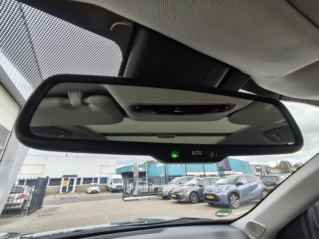 Toyota Yaris Cross 1.5 Hybrid Executive | Trekhaak | Pano | Sensoren v/a | Stoelverwarming | Keyless Entry - Image 26