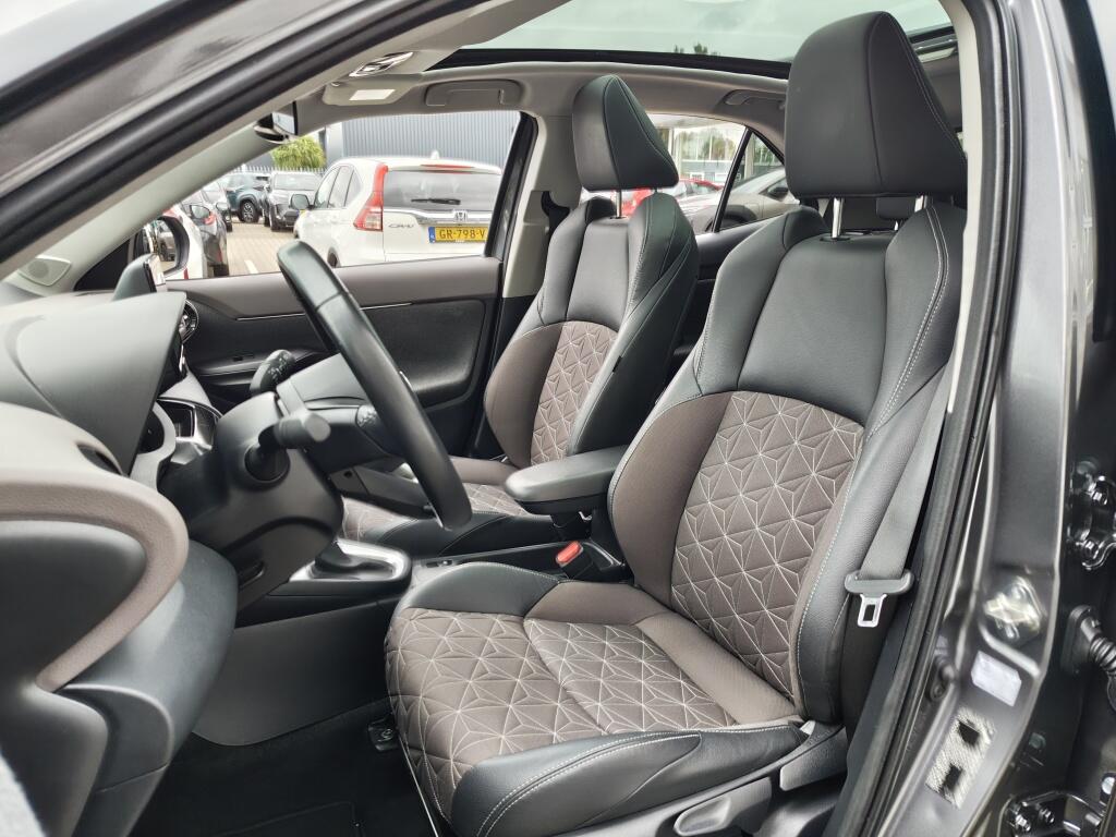 Toyota Yaris Cross 1.5 Hybrid Executive | Trekhaak | Pano | Sensoren v/a | Stoelverwarming | Keyless Entry - Image 28