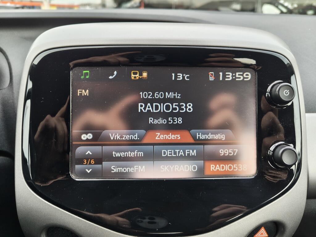 Toyota Aygo 1.0 VVT-i x-play | Airco | Toerenteller |  Achteruitrijcamera - Image 15