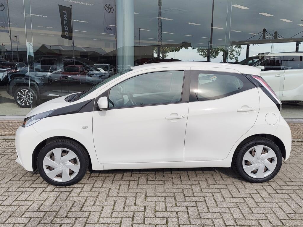 Toyota Aygo 1.0 VVT-i x-play | Airco | Toerenteller |  Achteruitrijcamera - Image 3