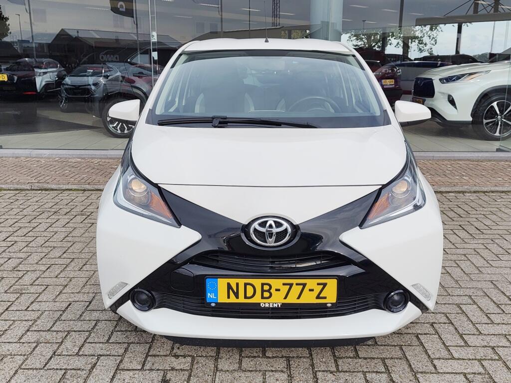 Toyota Aygo 1.0 VVT-i x-play | Airco | Toerenteller |  Achteruitrijcamera - Image 6