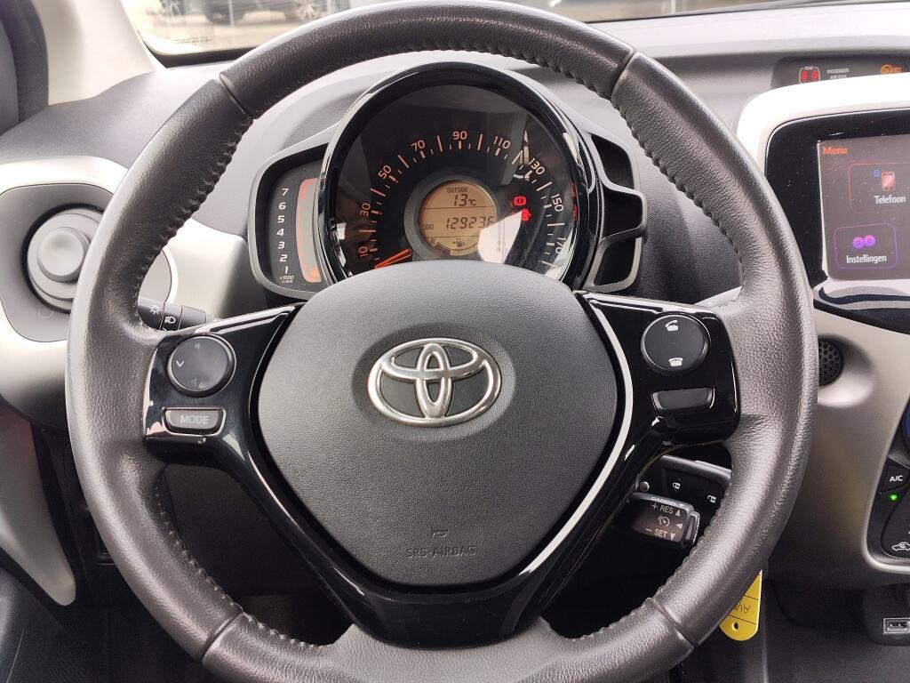 Toyota Aygo 1.0 VVT-i x-play | Airco | Toerenteller |  Achteruitrijcamera - Image 9