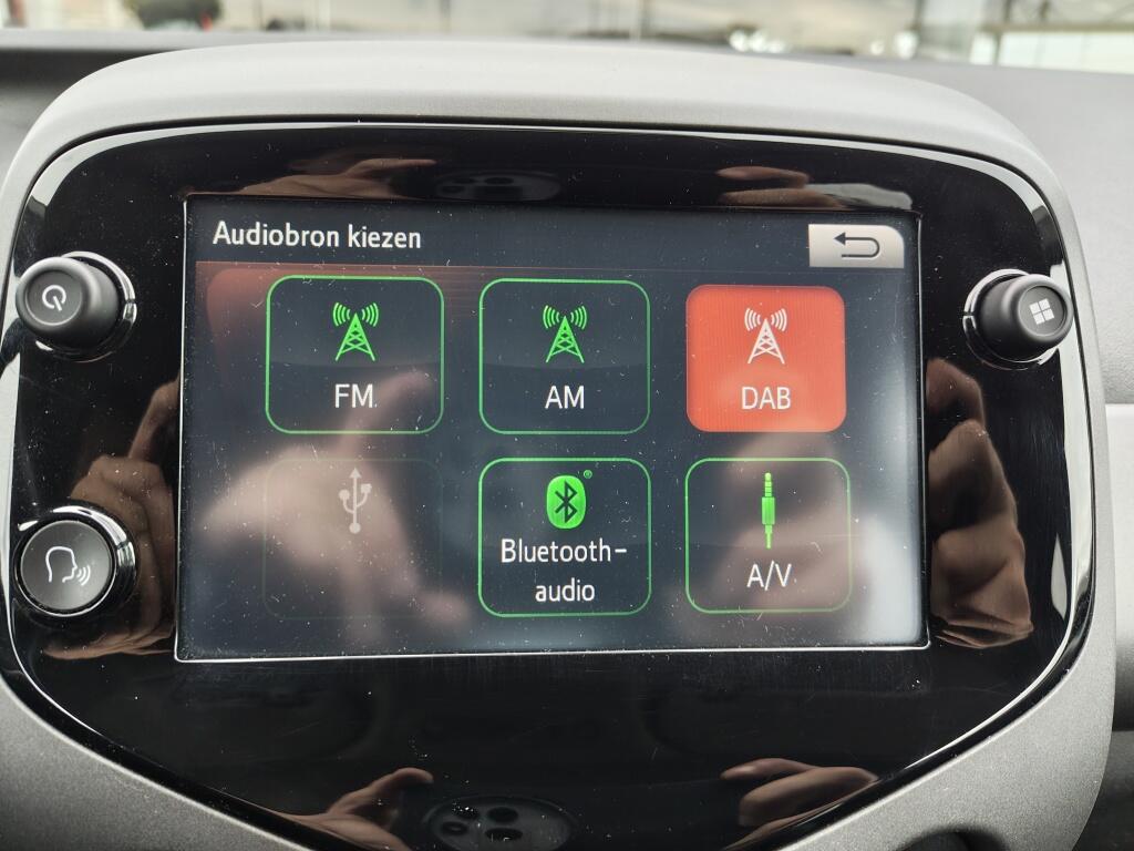 Toyota Aygo 1.0 VVT-i x-cite - Image 15