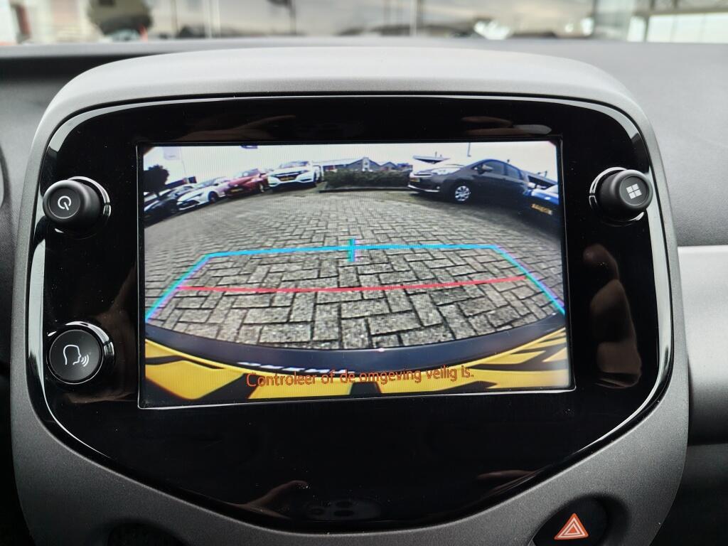 Toyota Aygo 1.0 VVT-i x-cite - Image 18