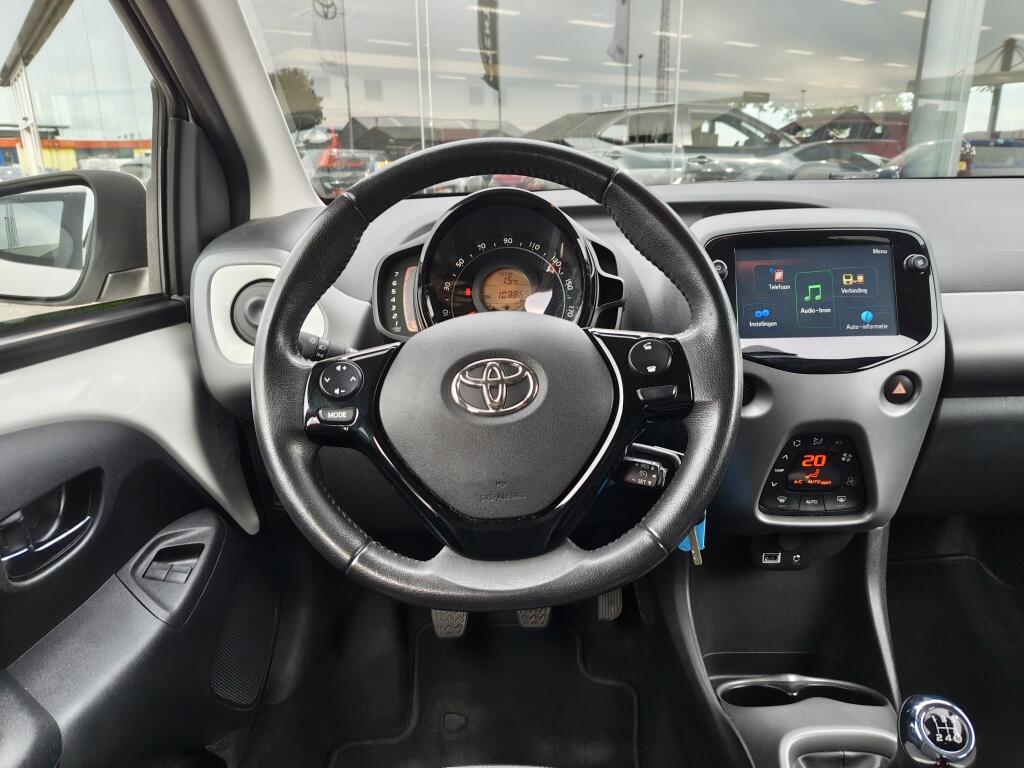 Toyota Aygo 1.0 VVT-i x-cite - Image 8