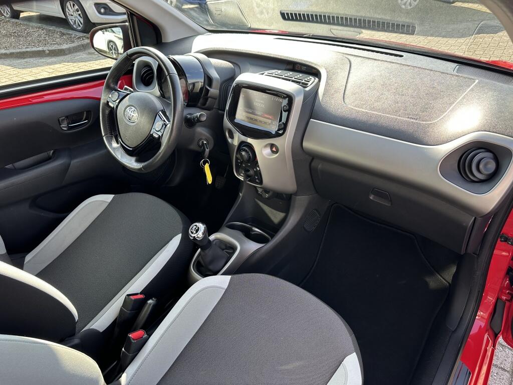 Toyota Aygo 1.0 VVT-i x-play | Airco | Camera | Lichtmetaal - Image 10