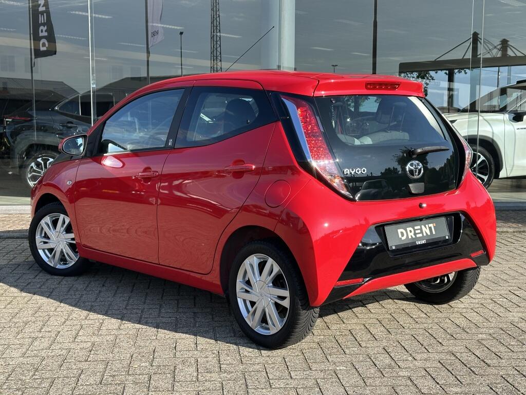 Toyota Aygo 1.0 VVT-i x-play | Airco | Camera | Lichtmetaal - Image 3