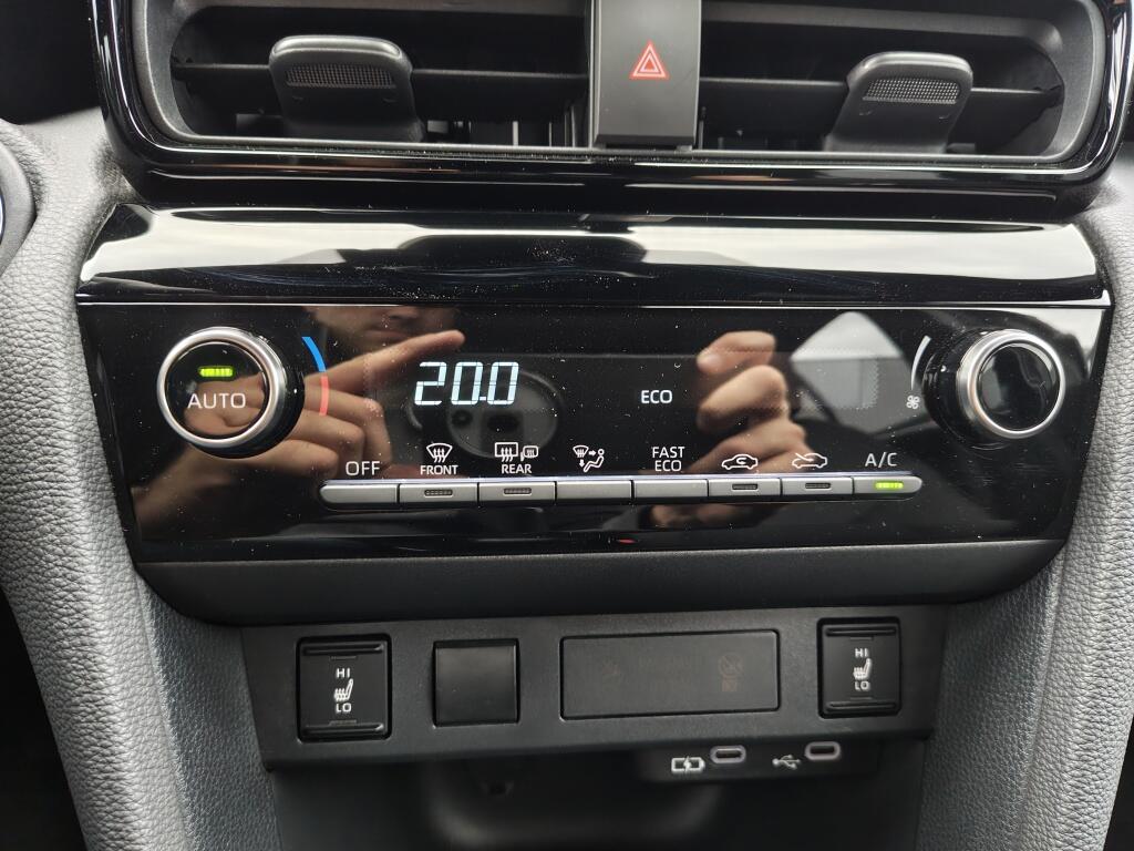 Toyota Yaris Cross 1.5 Hybrid 115 Dynamic | Sensoren v/a | Stoelverwarming | Keyless Entry - Image 17