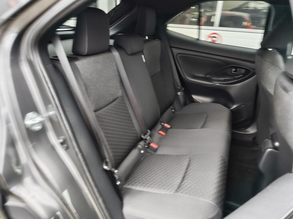 Toyota Yaris Cross 1.5 Hybrid 115 Dynamic | Sensoren v/a | Stoelverwarming | Keyless Entry - Image 25