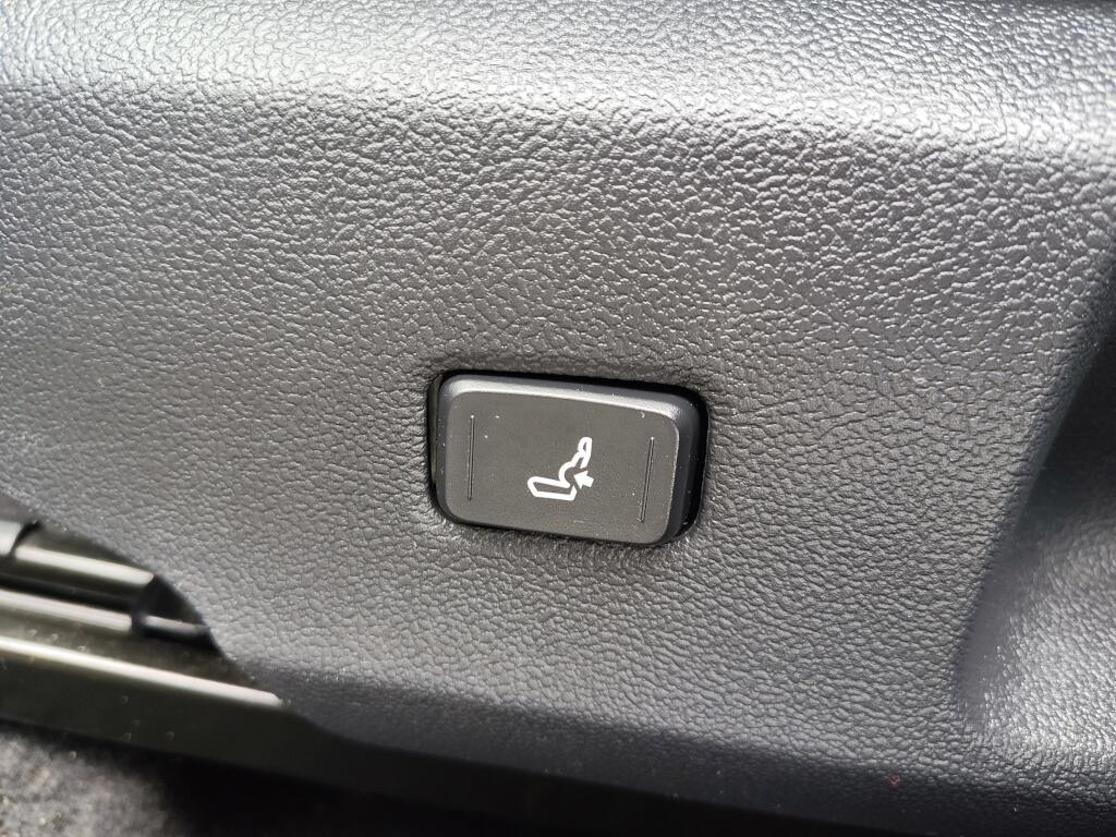 Toyota Corolla Touring Sports 1.8 Hybrid Business Plus | Trekhaak | Sensoren v/a | Keyless Entry/Start | Stoelverwarming - Image 28