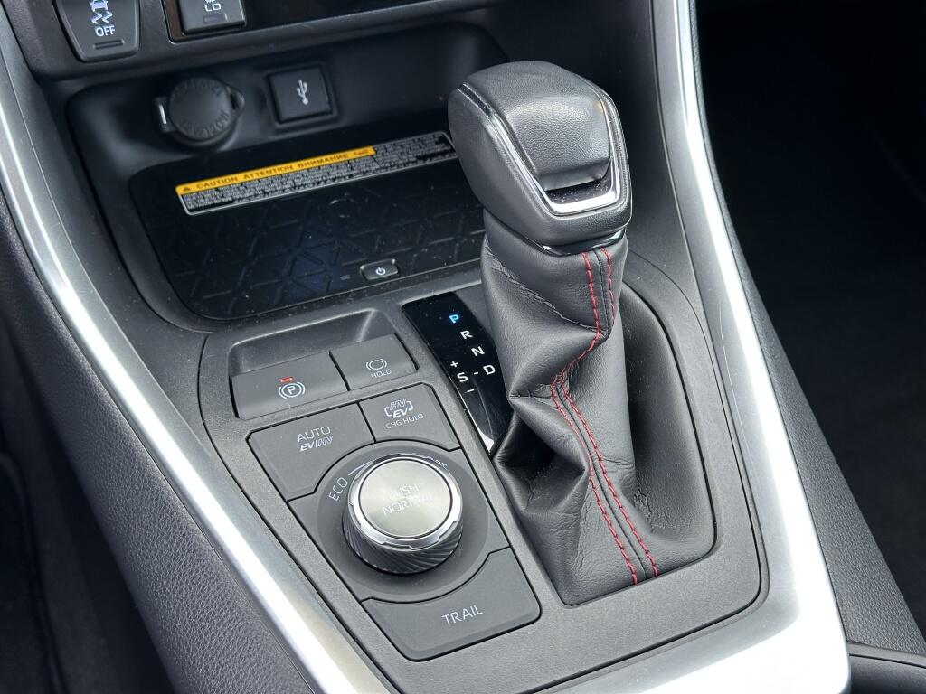 Toyota RAV4 2.5 PLUG-IN AWD Hybrid Bi-Tone Plus | BEARLOCK | 360 camera - Image 19